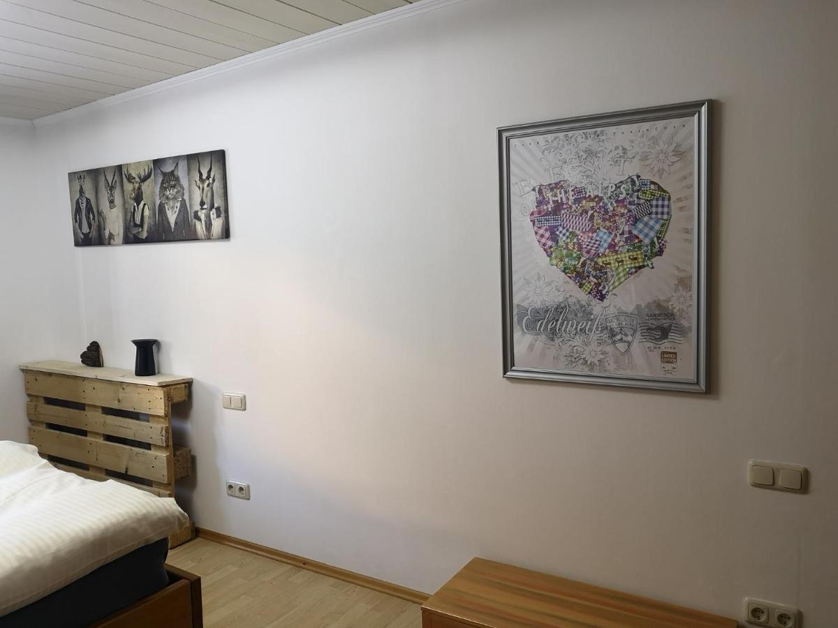 Ferienwohnung Hofheinz Гармиш-Партенкирхен Экстерьер фото